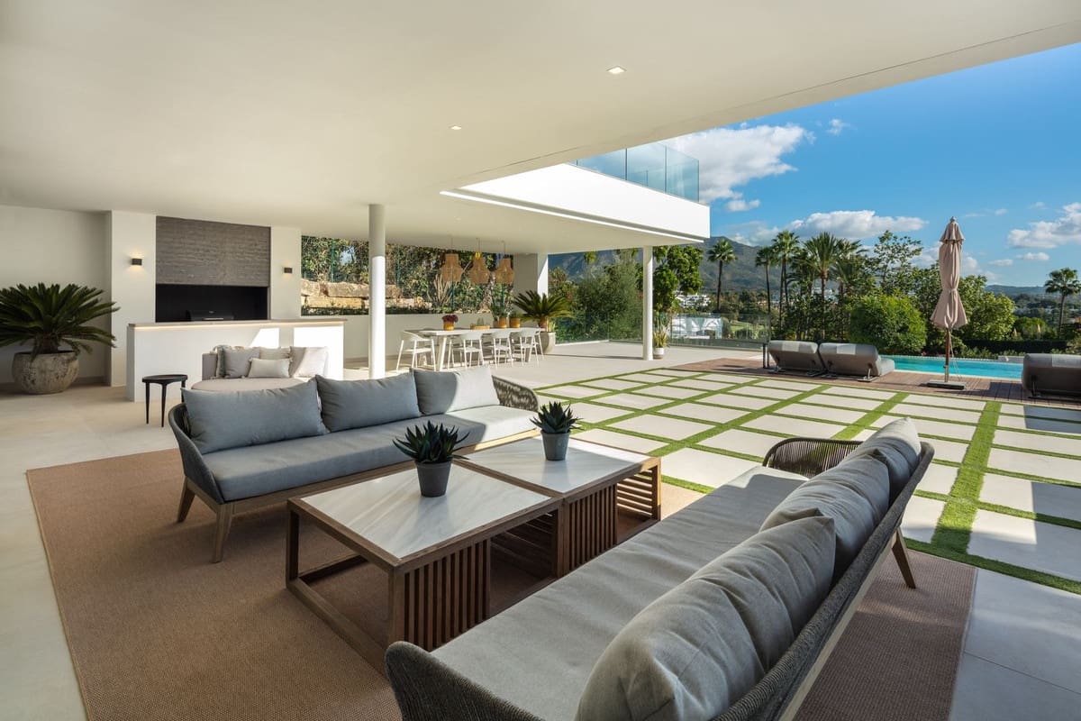 5 soveværelse Villa til salg i Nueva Andalucia med swimmingpool garage - € 3.895.000 (Ref: 7921800)