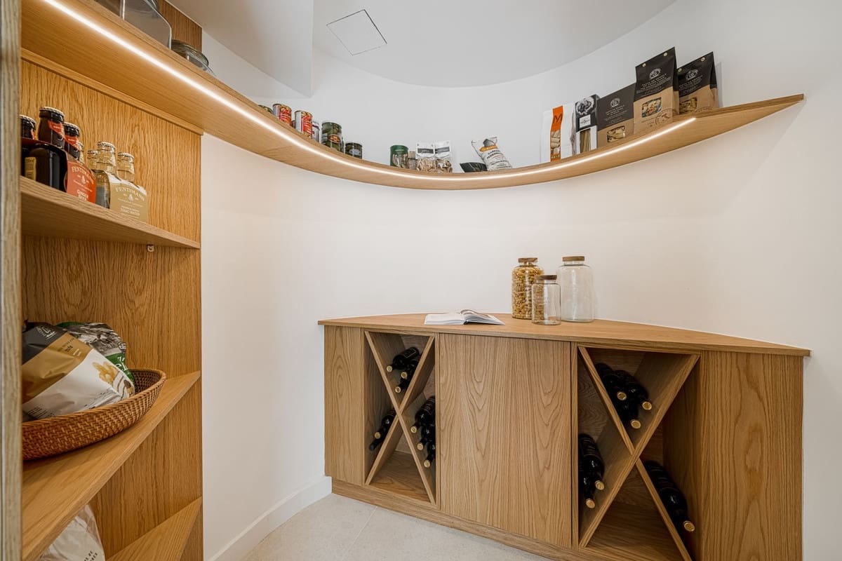 4 soveværelse Villa til salg i Nueva Andalucia med swimmingpool garage - € 2.995.000 (Ref: 7921803)