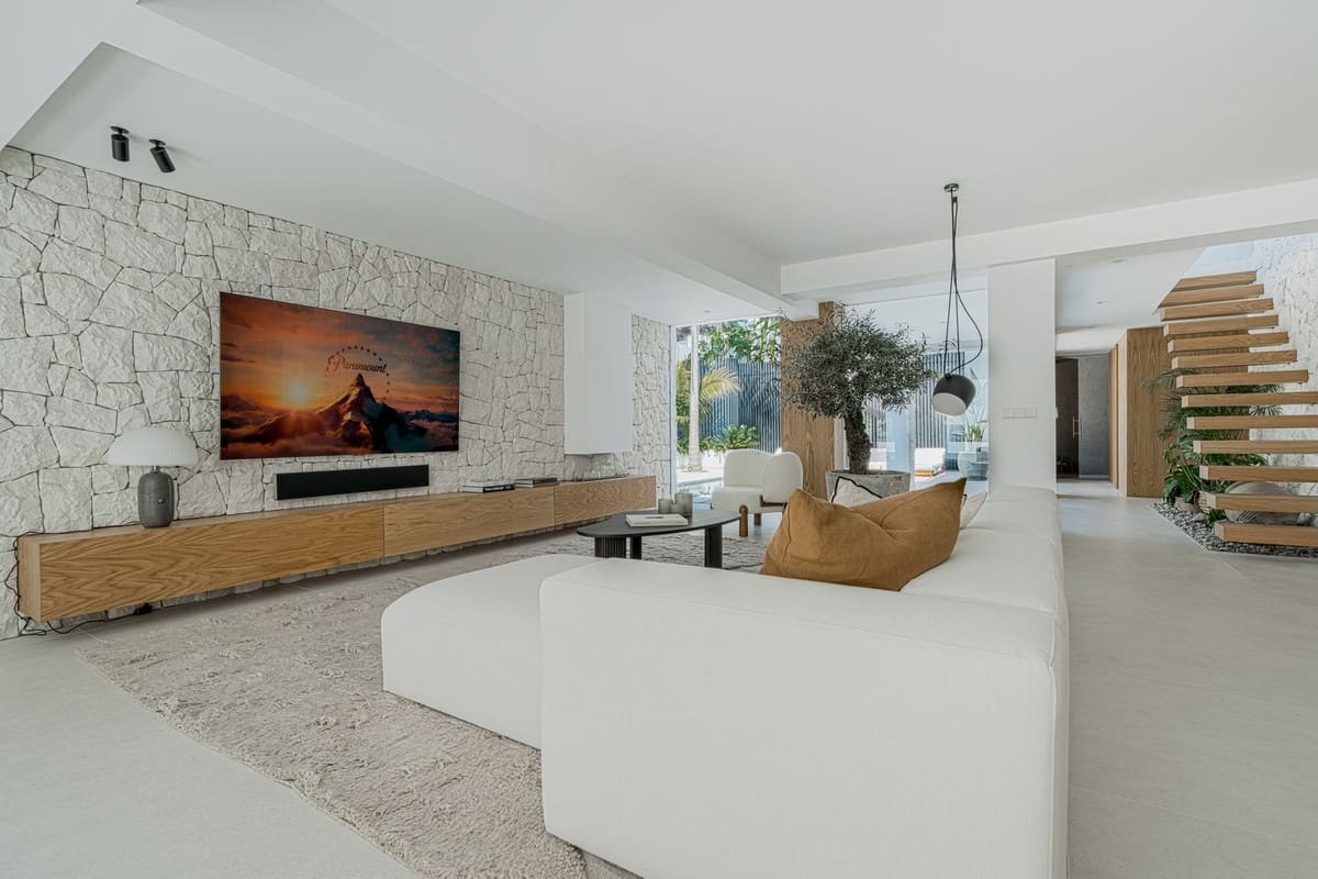 4 soveværelse Villa til salg i Nueva Andalucia med swimmingpool garage - € 2.995.000 (Ref: 7921803)