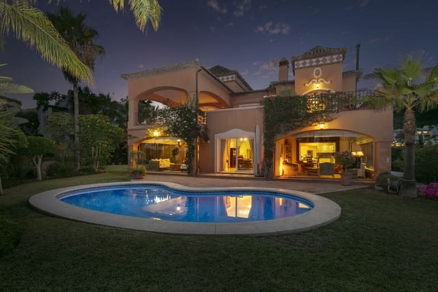 4 sypialnia Willa na sprzedaż w La Quinta, Benahavís z basenem garażem - 2 650 000 € (Ref: 7921804)