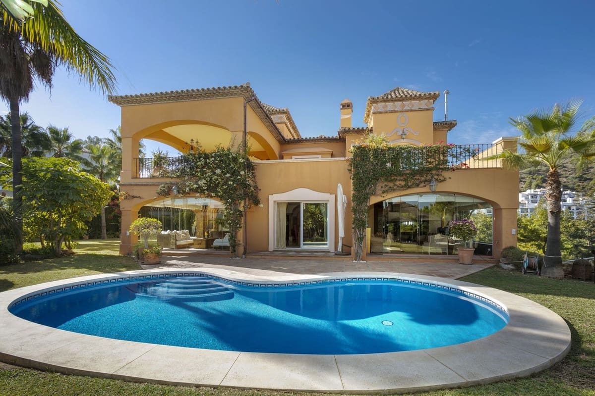 4 sovrum Villa till salu i La Quinta med pool garage - 2 650 000 € (Ref: 7921804)
