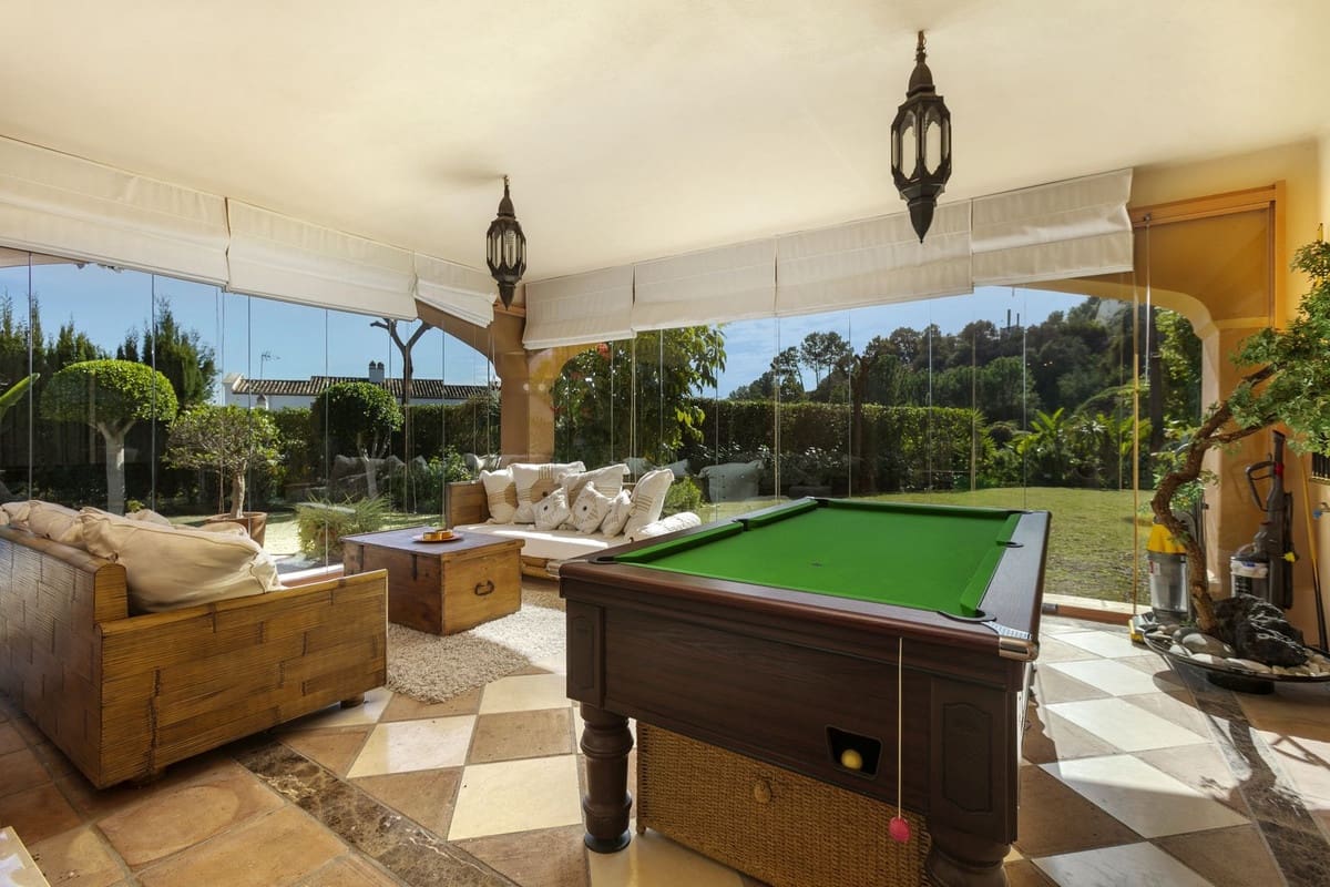 4 sovrum Villa till salu i La Quinta med pool garage - 2 650 000 € (Ref: 7921804)