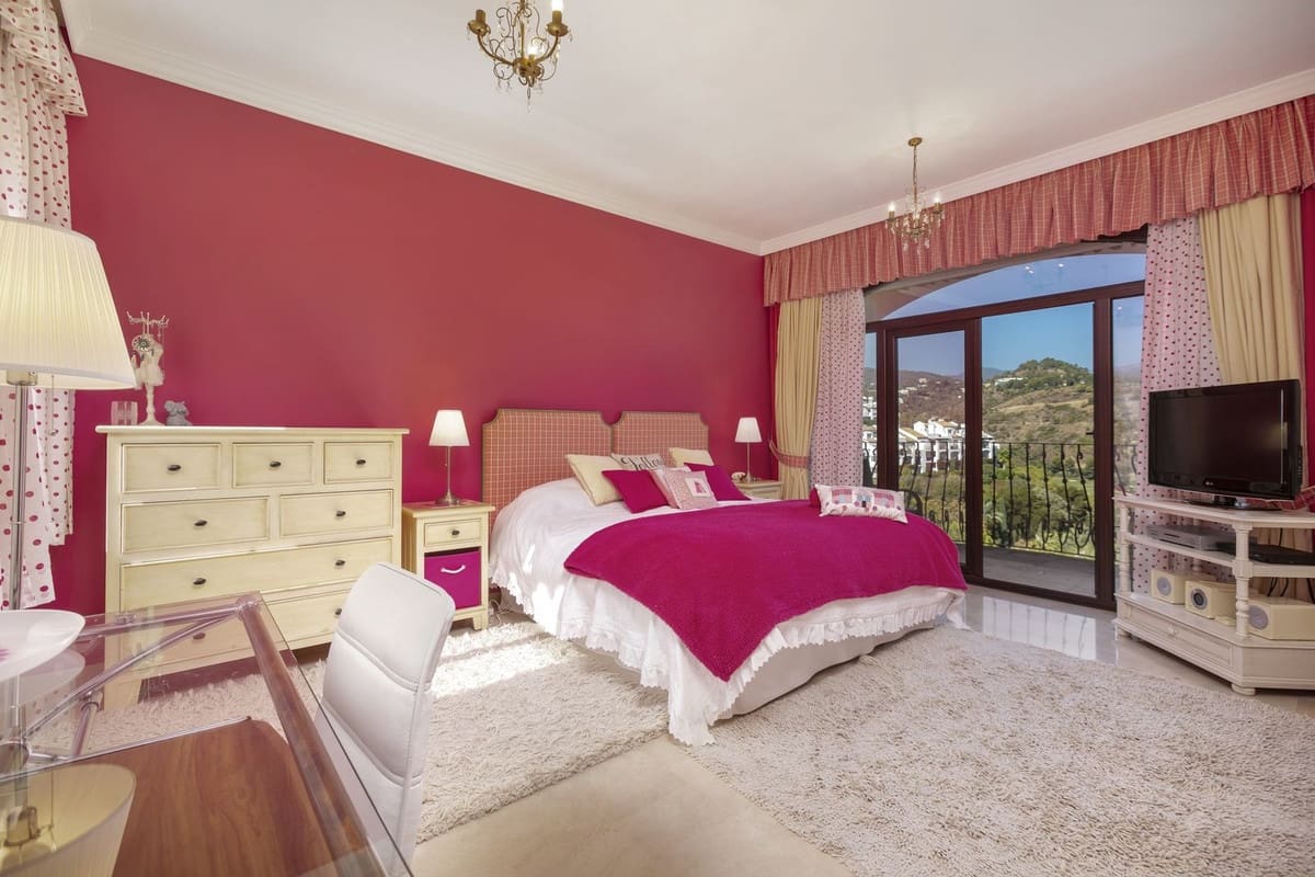4 sovrum Villa till salu i La Quinta med pool garage - 2 650 000 € (Ref: 7921804)