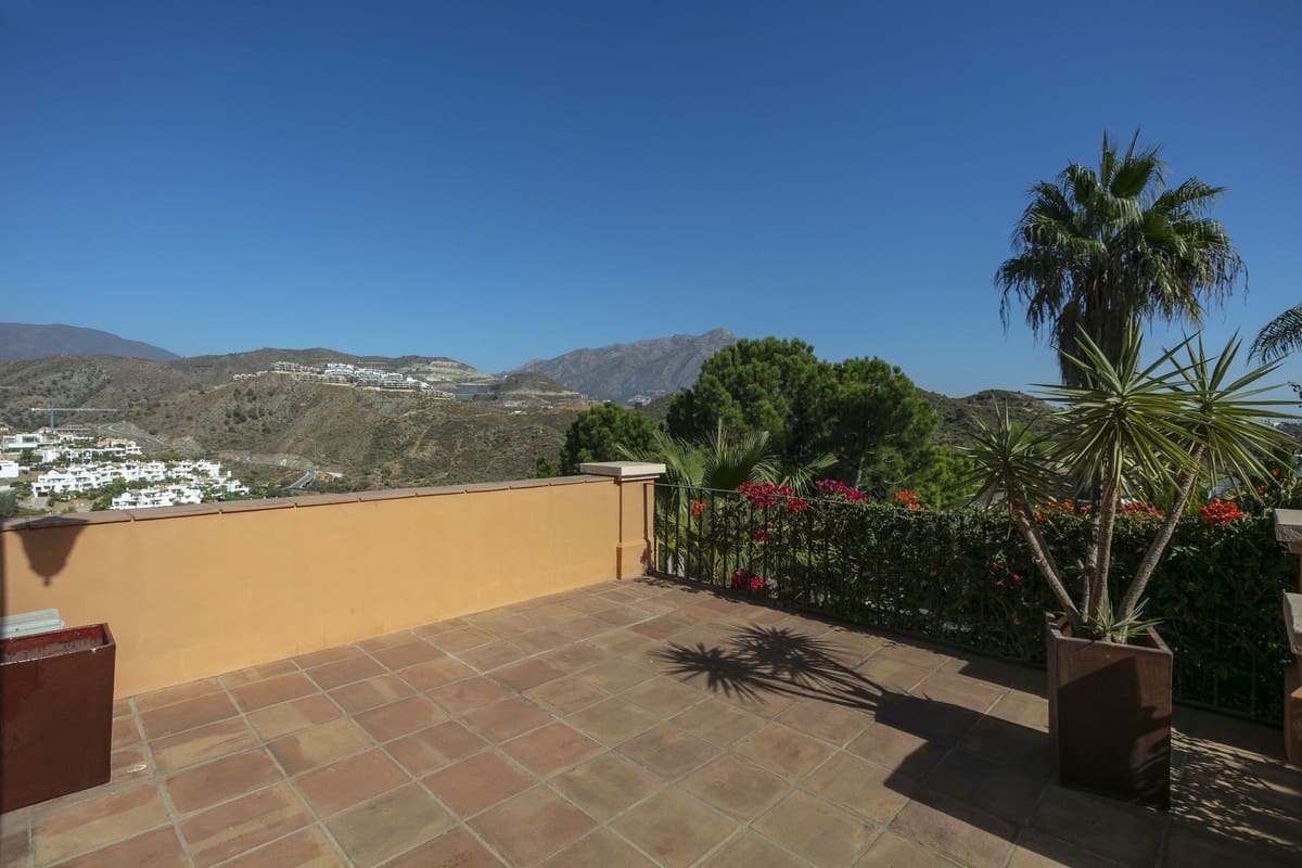 4 sovrum Villa till salu i La Quinta med pool garage - 2 650 000 € (Ref: 7921804)