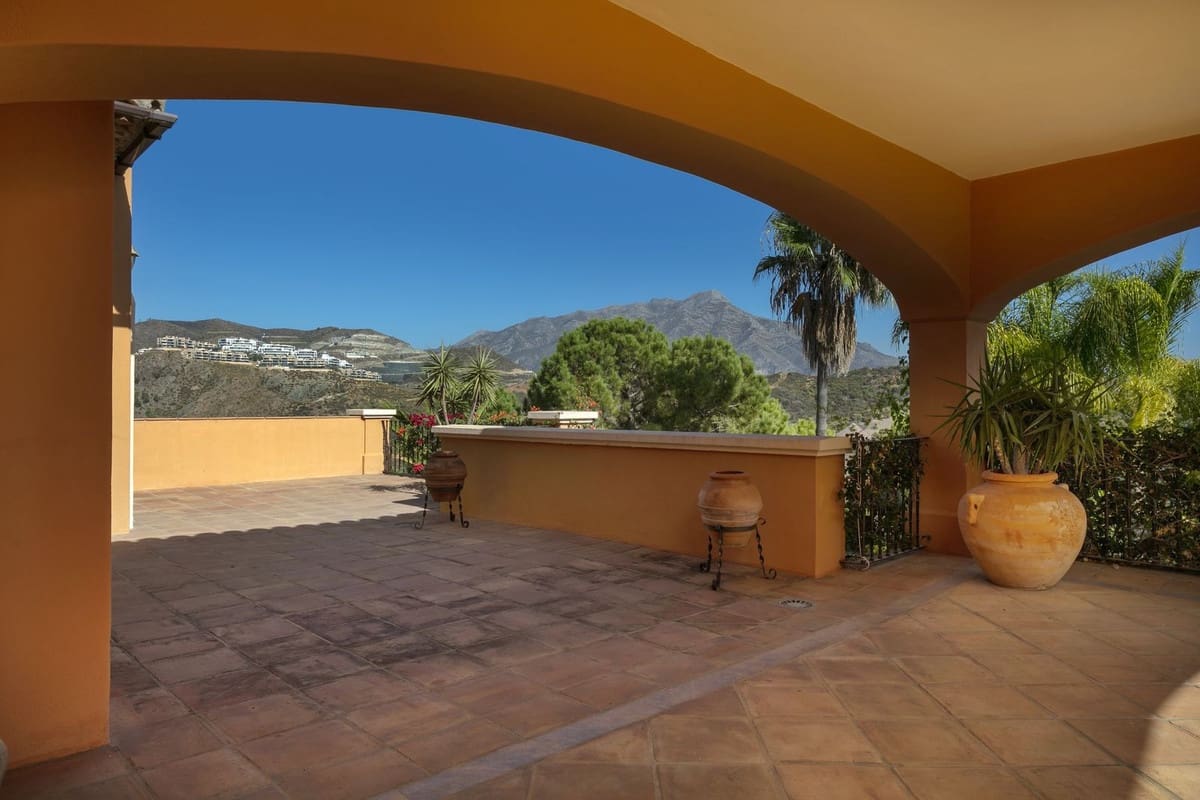 4 sovrum Villa till salu i La Quinta med pool garage - 2 650 000 € (Ref: 7921804)
