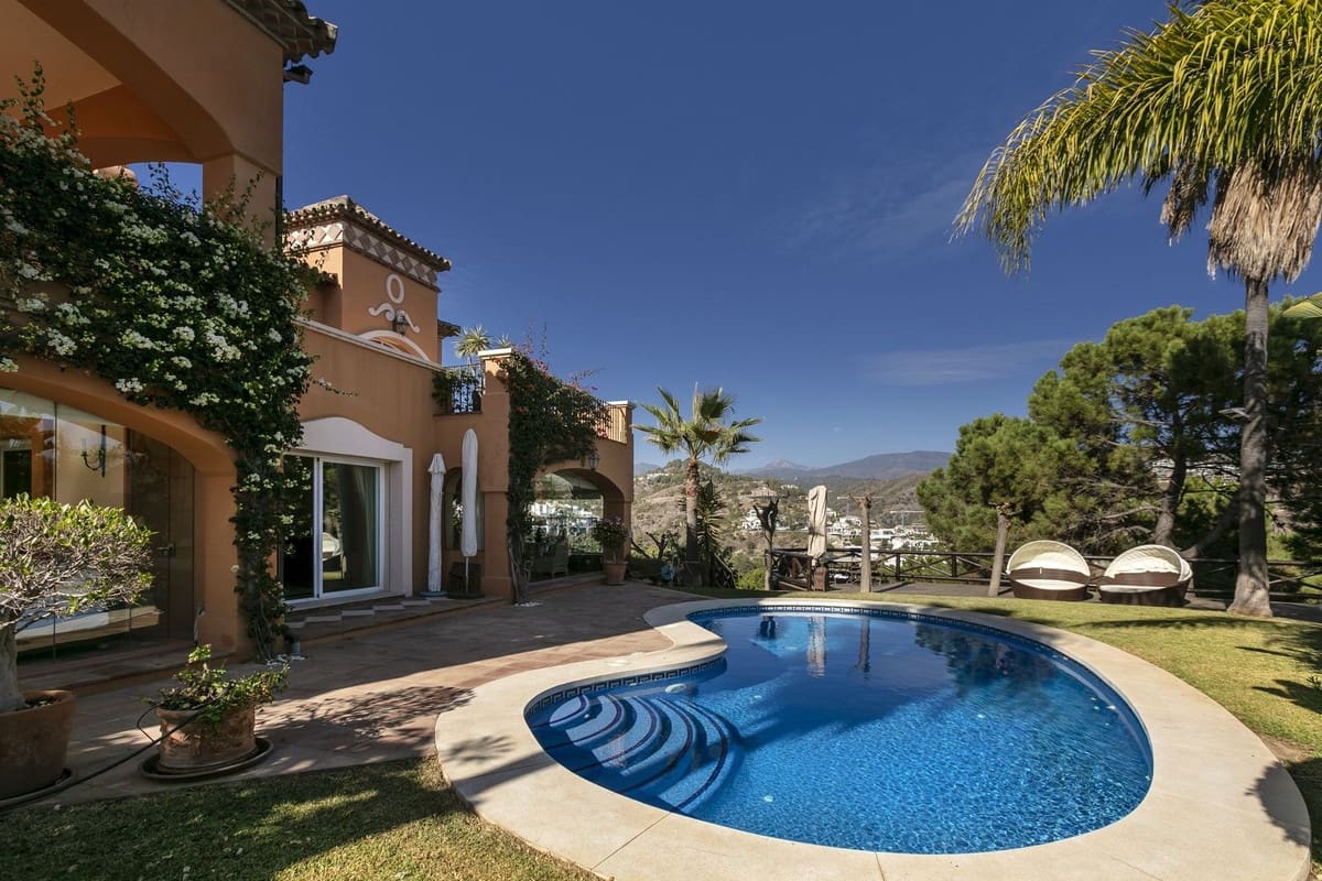4 sovrum Villa till salu i La Quinta med pool garage - 2 650 000 € (Ref: 7921804)