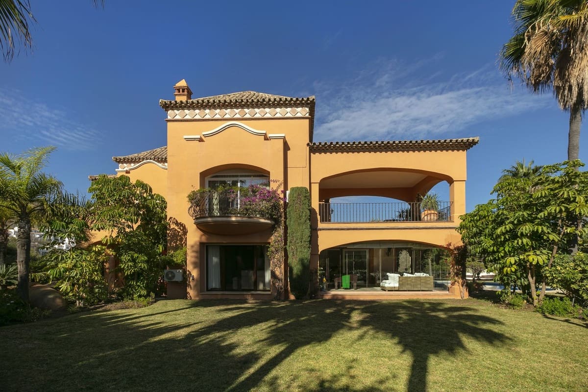 4 sovrum Villa till salu i La Quinta med pool garage - 2 650 000 € (Ref: 7921804)