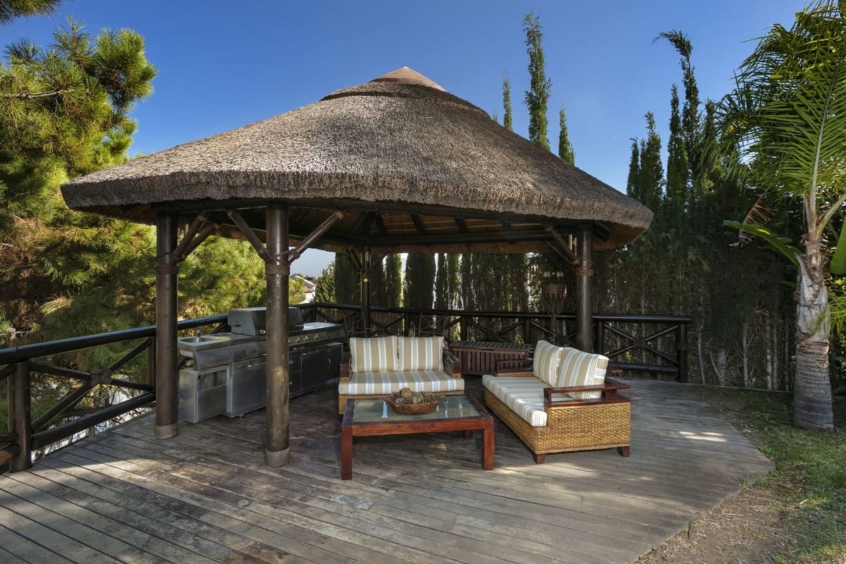 4 sovrum Villa till salu i La Quinta med pool garage - 2 650 000 € (Ref: 7921804)