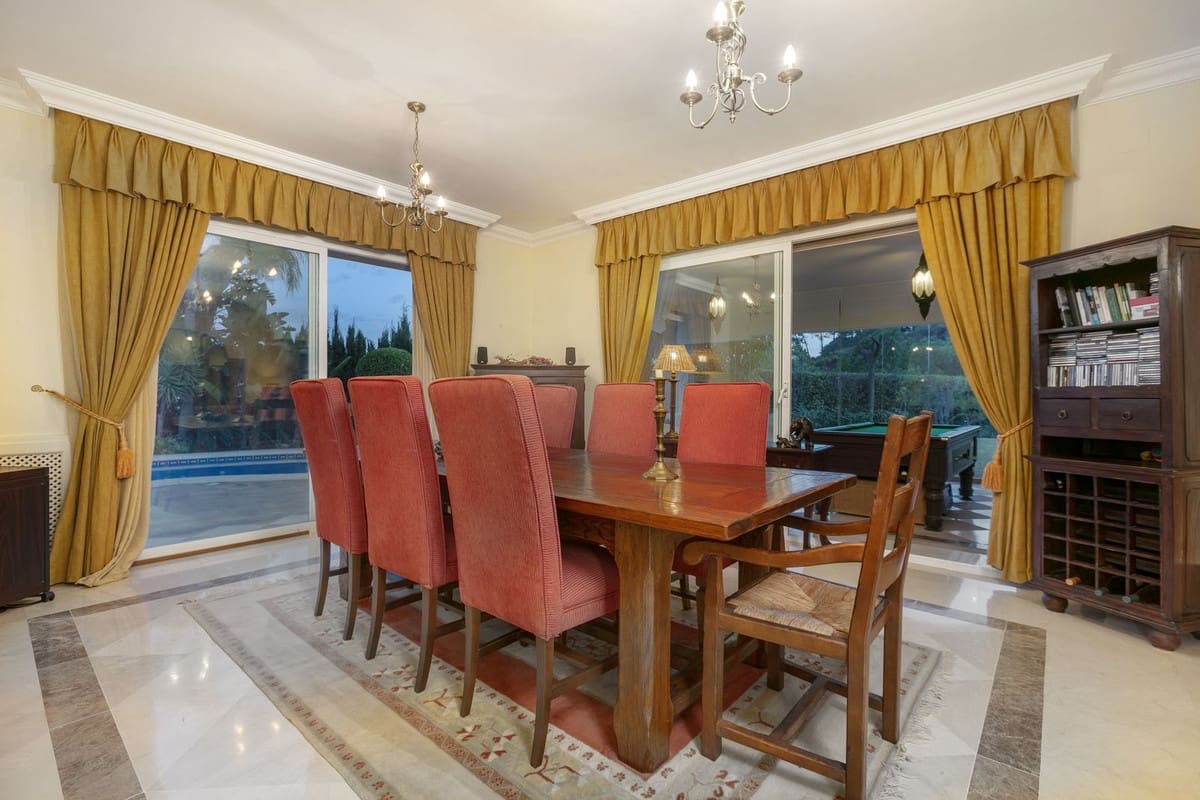 4 sovrum Villa till salu i La Quinta med pool garage - 2 650 000 € (Ref: 7921804)