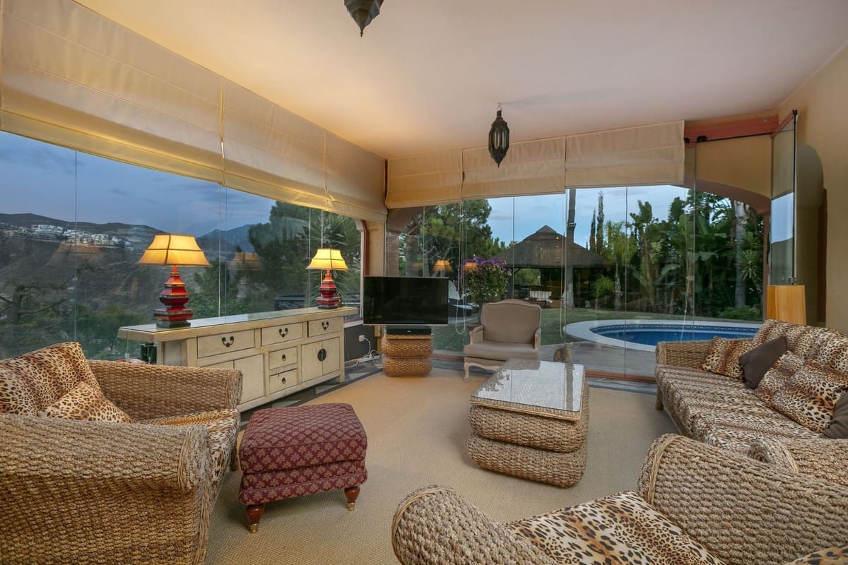 4 sovrum Villa till salu i La Quinta med pool garage - 2 650 000 € (Ref: 7921804)