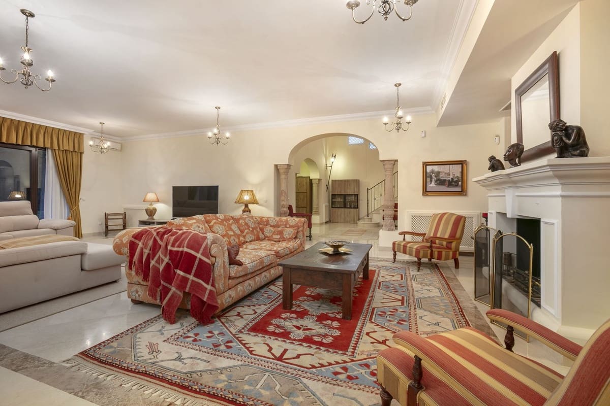 4 sovrum Villa till salu i La Quinta med pool garage - 2 650 000 € (Ref: 7921804)