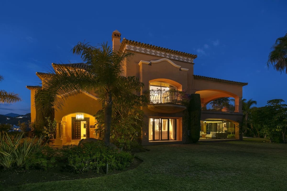 4 sovrum Villa till salu i La Quinta med pool garage - 2 650 000 € (Ref: 7921804)