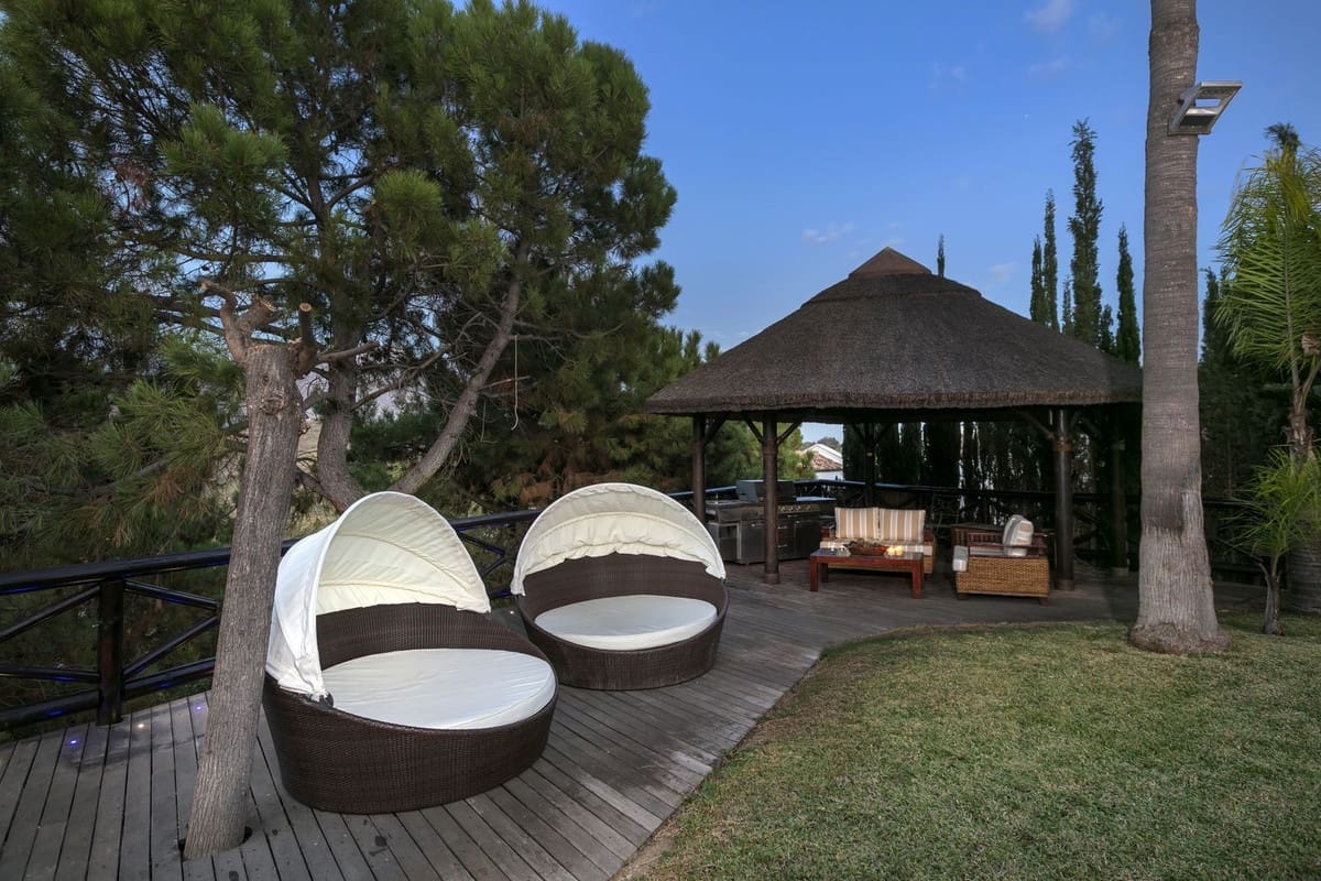 4 sovrum Villa till salu i La Quinta med pool garage - 2 650 000 € (Ref: 7921804)