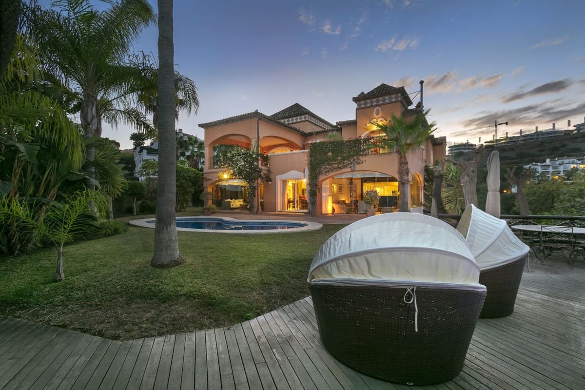 4 sovrum Villa till salu i La Quinta med pool garage - 2 650 000 € (Ref: 7921804)