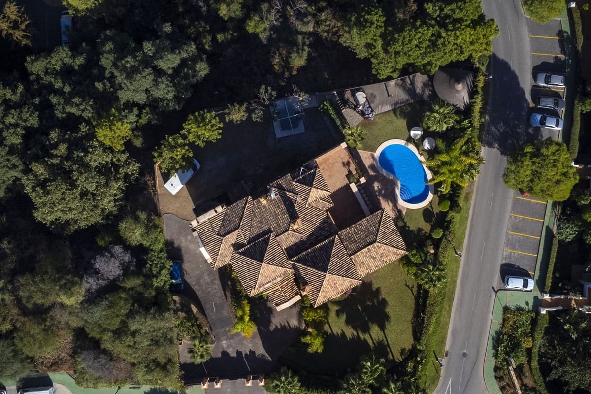 4 sovrum Villa till salu i La Quinta med pool garage - 2 650 000 € (Ref: 7921804)