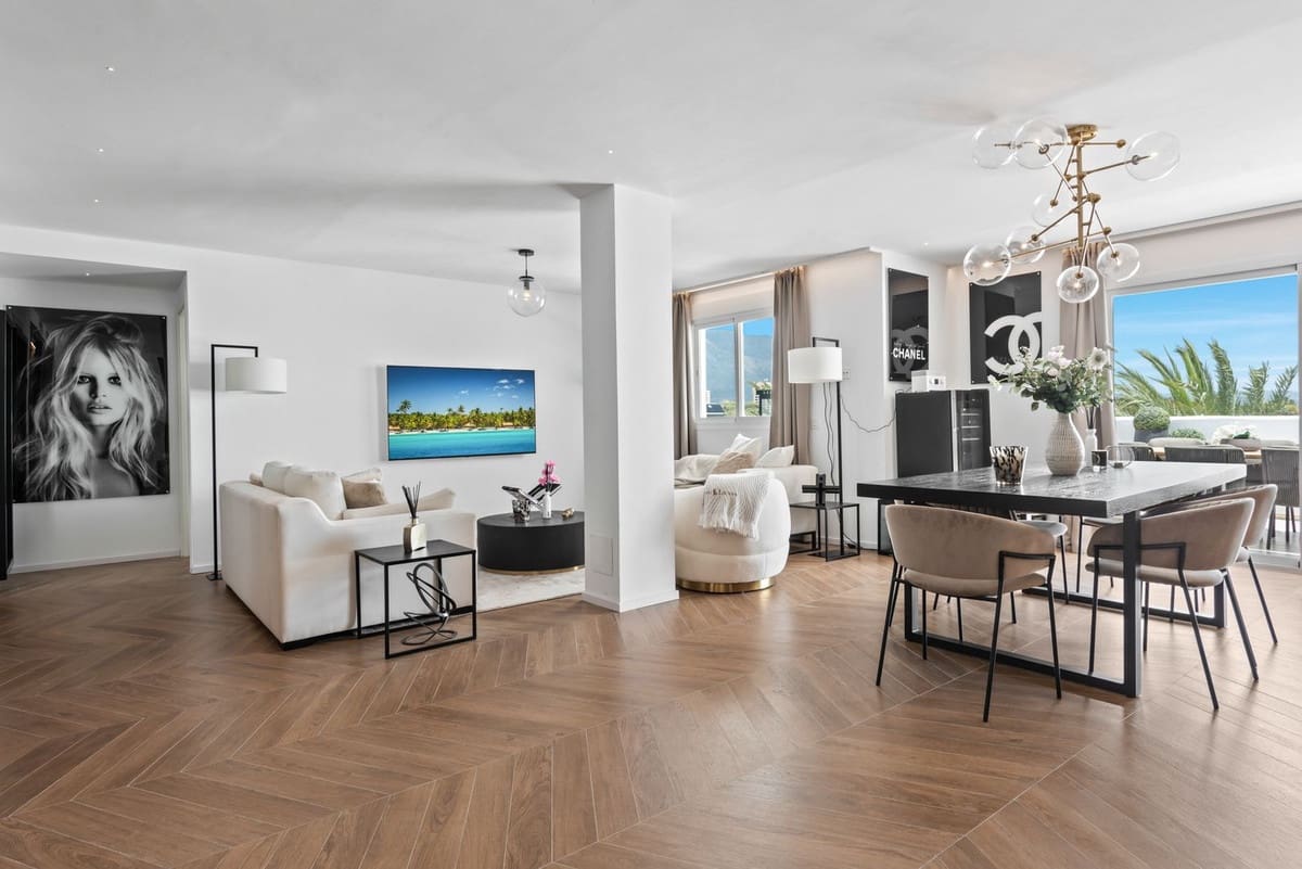 3 soveværelse Penthouse til salg i Nueva Andalucia med swimmingpool garage - € 695.000 (Ref: 7921808)