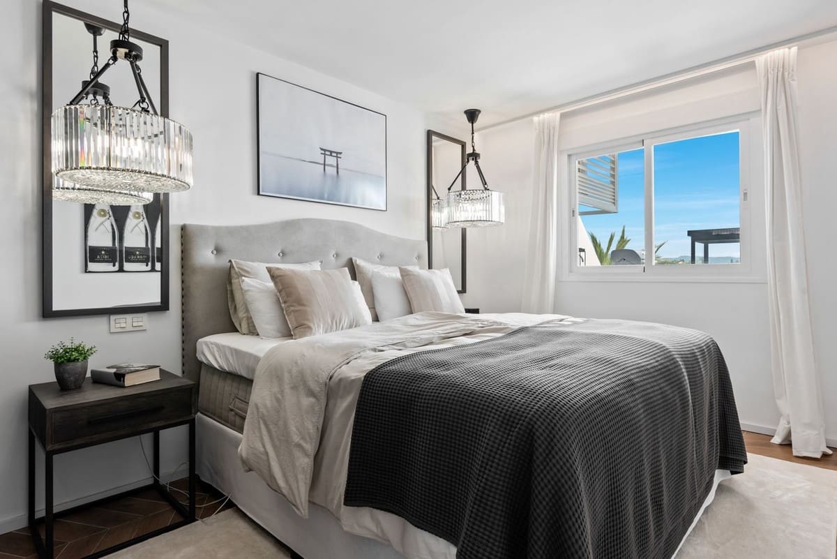 3 soveværelse Penthouse til salg i Nueva Andalucia med swimmingpool garage - € 695.000 (Ref: 7921808)