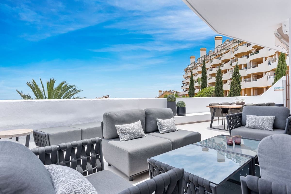 3 soveværelse Penthouse til salg i Nueva Andalucia med swimmingpool garage - € 695.000 (Ref: 7921808)