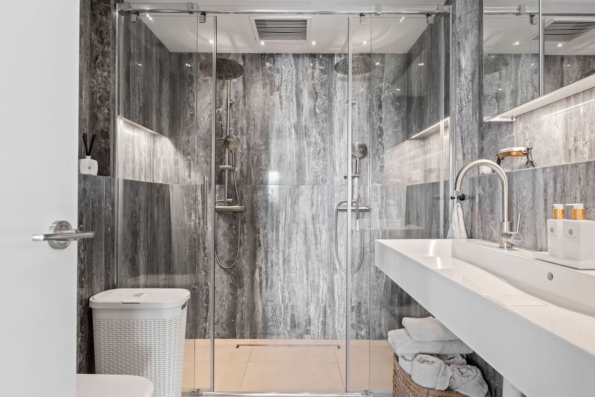 3 soveværelse Penthouse til salg i Nueva Andalucia med swimmingpool garage - € 695.000 (Ref: 7921808)