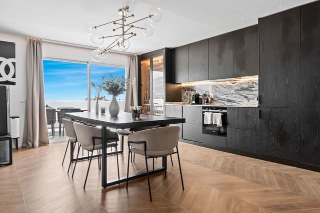 3 bedroom Penthouse for sale in Nueva Andalucía Centro, Marbella with pool garage - € 695,000 (Ref: 7921808)