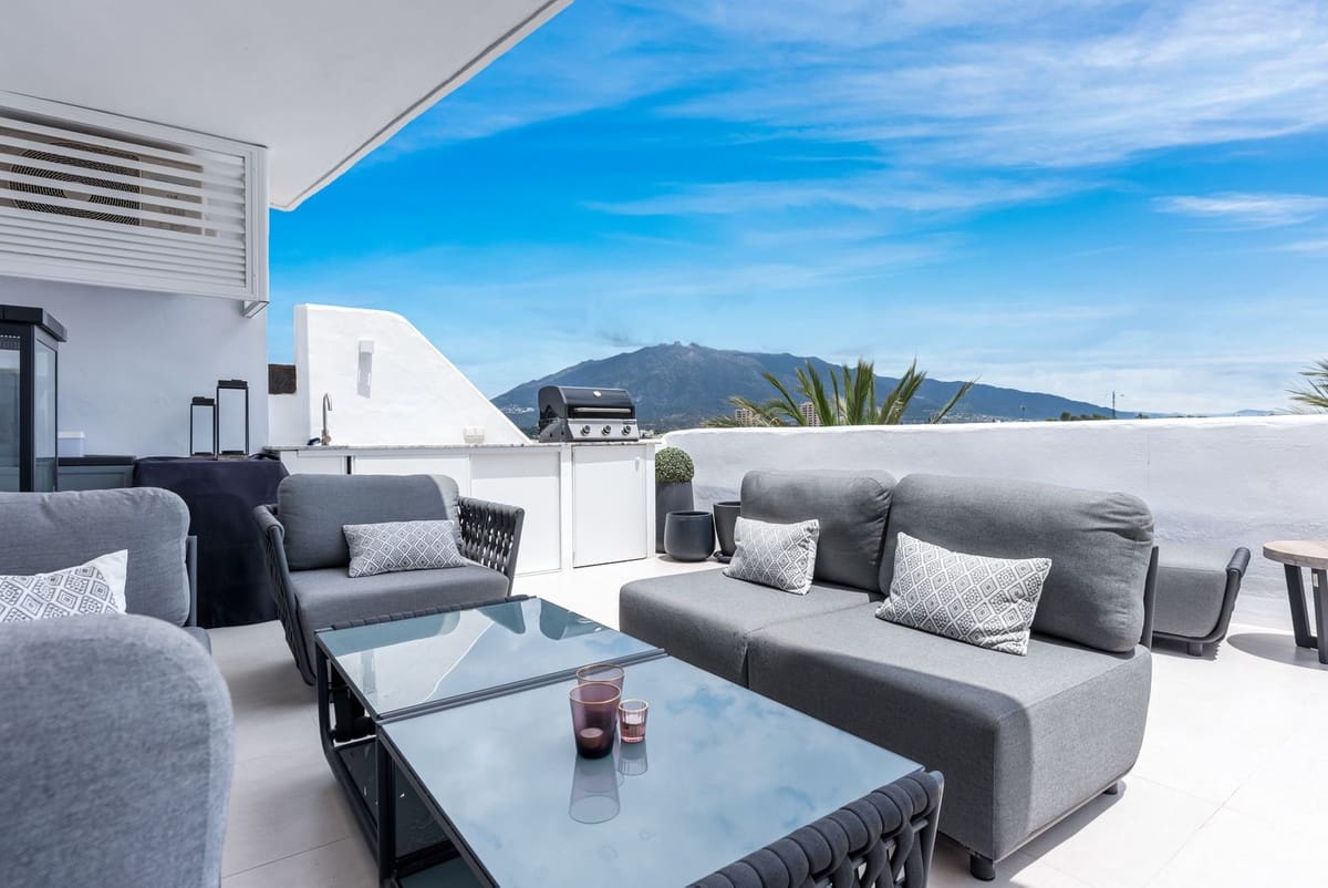 Ático de 3 habitaciones en Nueva Andalucia en venta con piscina garaje - 695.000 € (Ref: 7921808)