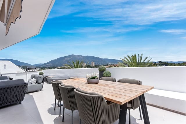 3 bedroom Penthouse for sale in Nueva Andalucía Centro, Marbella with pool garage - € 695,000 (Ref: 7921808)