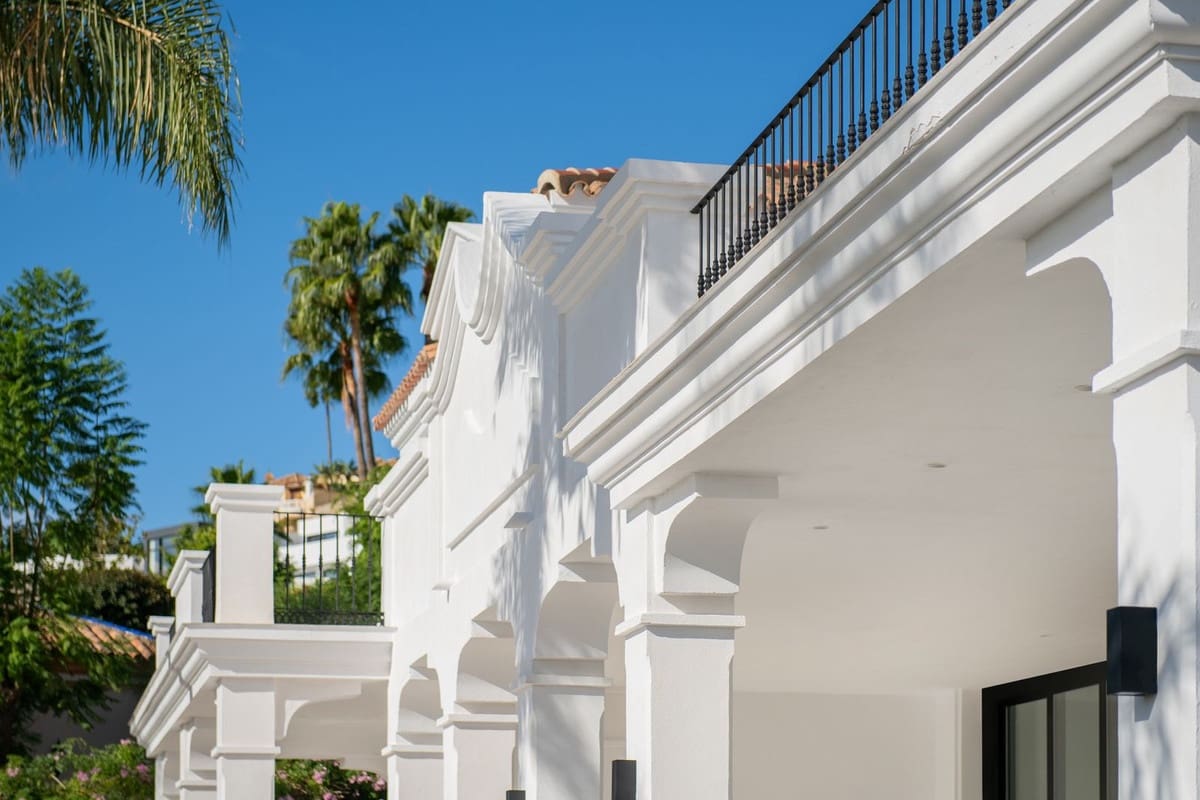 6 soverom Villa til salgs i El Paraiso med garasje - € 2 995 000 (Ref: 7921818)