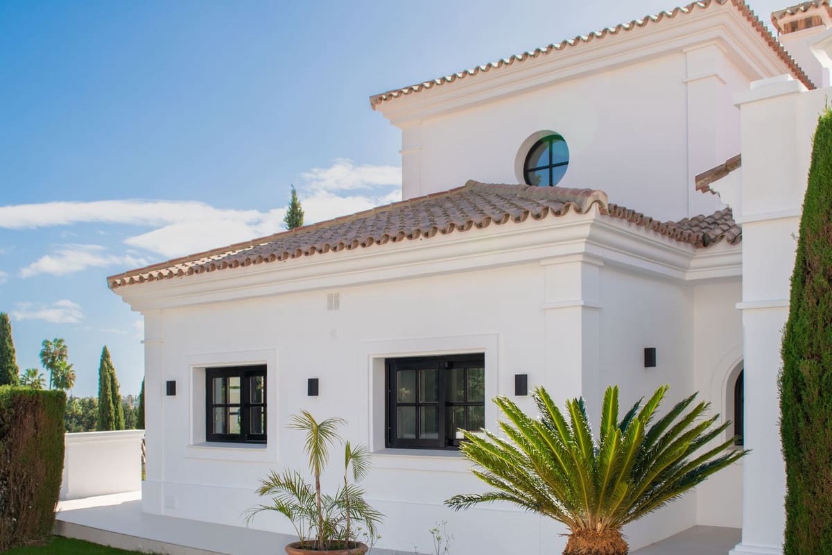 6 soverom Villa til salgs i El Paraiso med garasje - € 2 995 000 (Ref: 7921818)