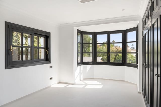 6 soveværelse Villa til salg i El Paraiso, Estepona med garage - € 2.995.000 (Ref: 7921818)