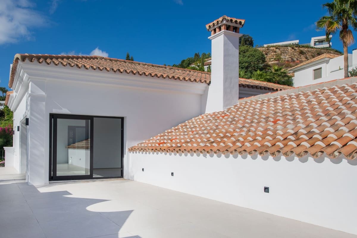 6 soverom Villa til salgs i El Paraiso med garasje - € 2 995 000 (Ref: 7921818)