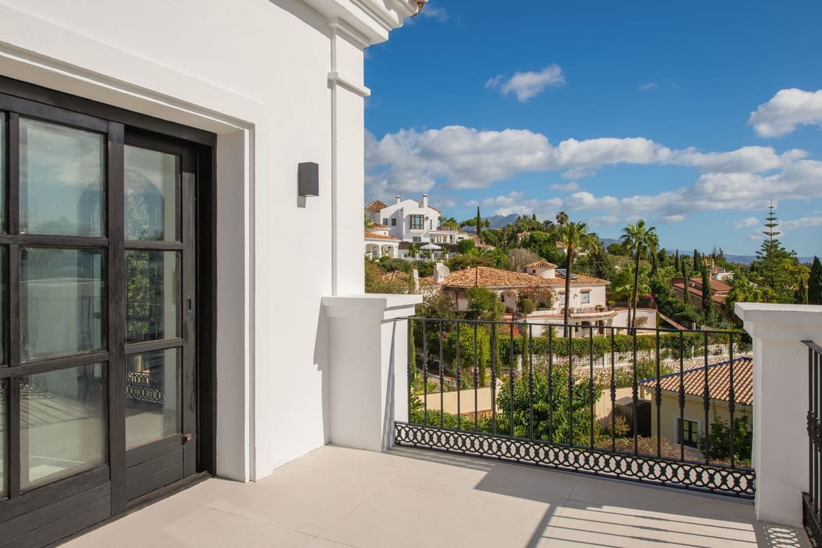 6 soverom Villa til salgs i El Paraiso med garasje - € 2 995 000 (Ref: 7921818)