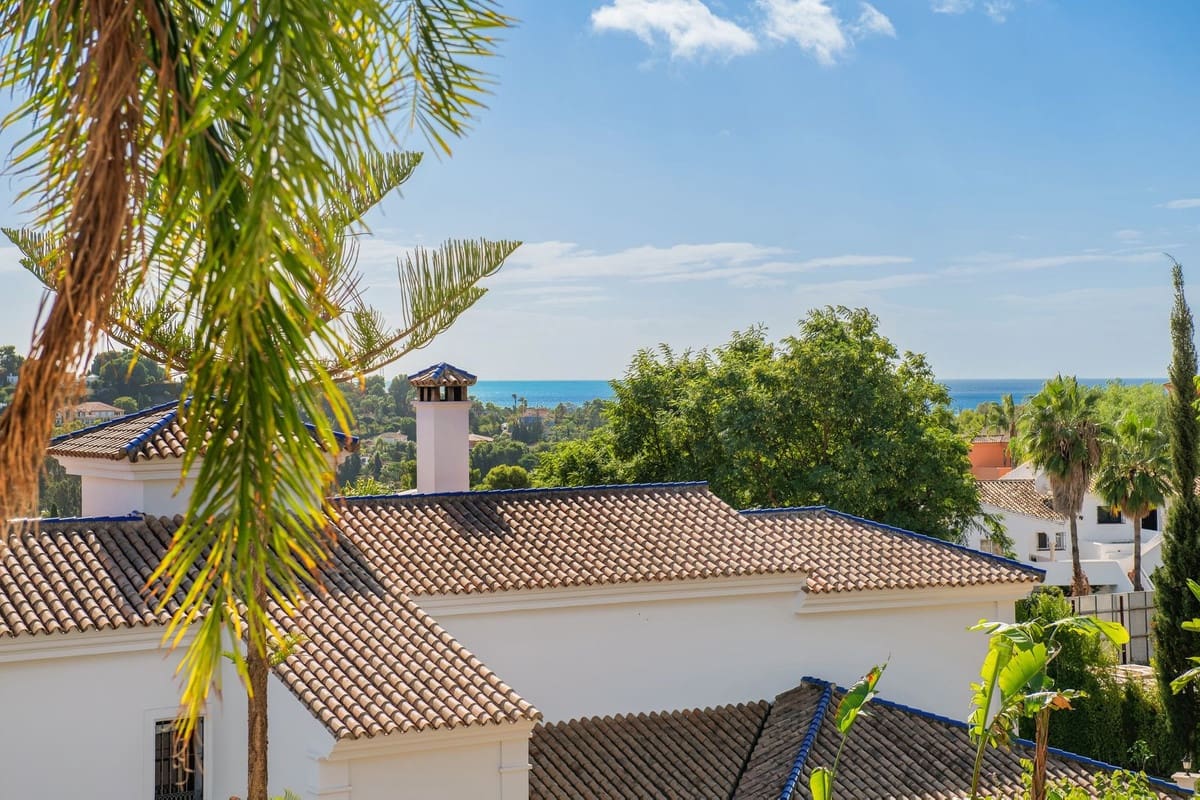 6 soverom Villa til salgs i El Paraiso med garasje - € 2 995 000 (Ref: 7921818)