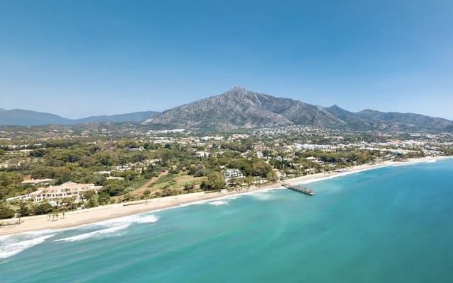 4 slaapkamer Villa te koop in La Concha - Resina Golf, Estepona met zwembad garage - € 1.795.000 (Ref: 7950570)