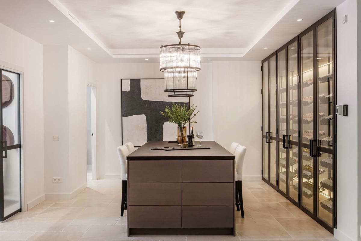 5 soveværelse Villa til salg i Nueva Andalucia med swimmingpool garage - € 5.495.000 (Ref: 8077133)