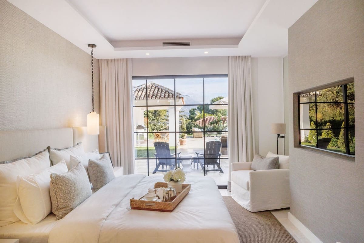 5 soveværelse Villa til salg i Nueva Andalucia med swimmingpool garage - € 5.495.000 (Ref: 8077133)