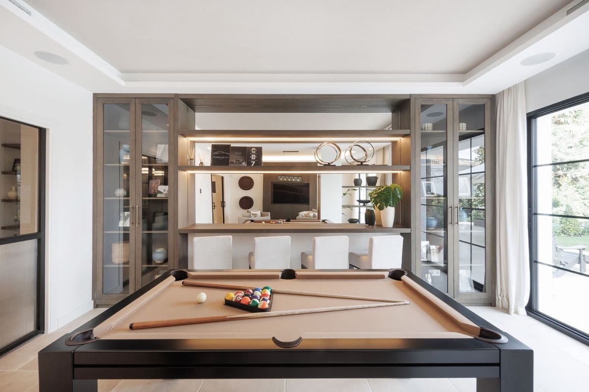 5 soveværelse Villa til salg i Nueva Andalucia med swimmingpool garage - € 5.495.000 (Ref: 8077133)