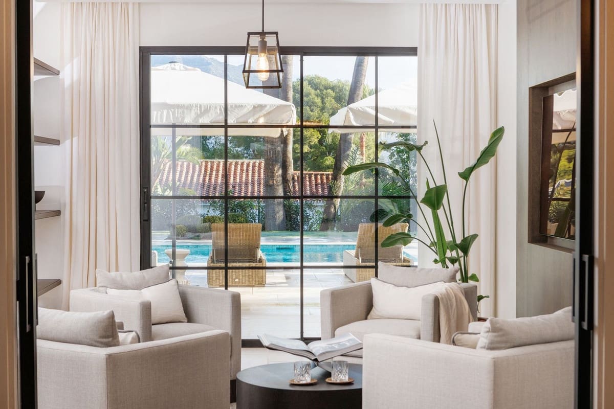 5 soverom Villa til salgs i Nueva Andalucia med svømmebasseng garasje - € 5 495 000 (Ref: 8077133)