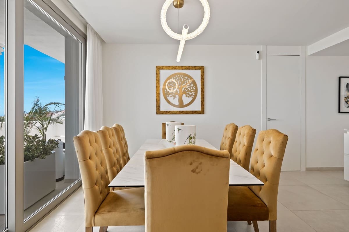 7 soverom Leilighet til salgs i Nueva Andalucia med svømmebasseng garasje - € 3 950 000 (Ref: 8077141)