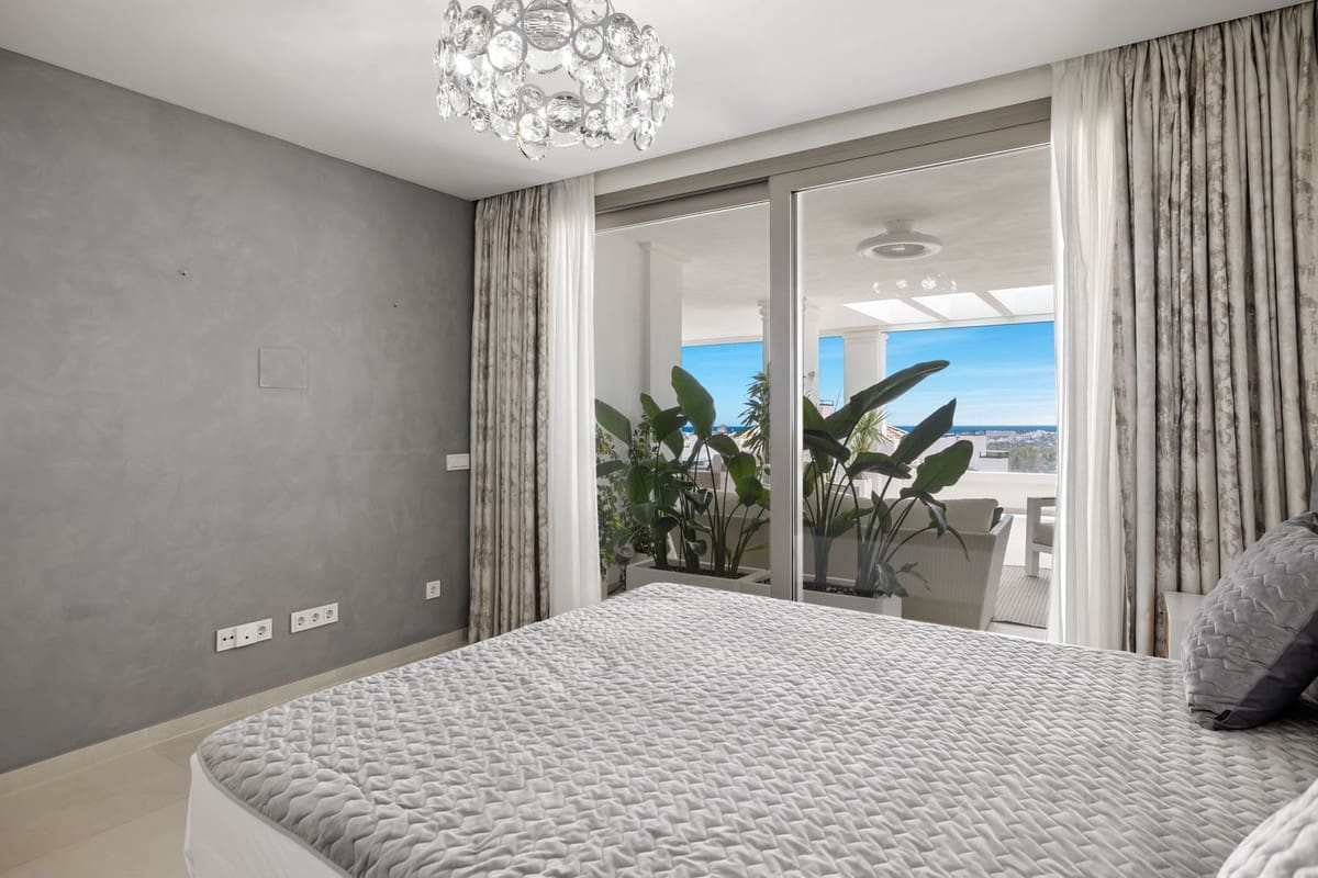 7 soverom Leilighet til salgs i Nueva Andalucia med svømmebasseng garasje - € 3 950 000 (Ref: 8077141)
