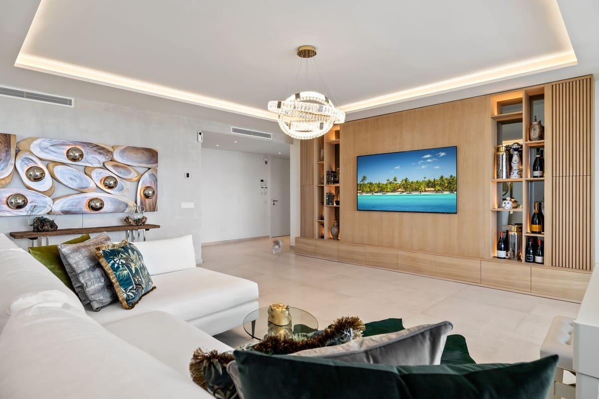 7 soverom Leilighet til salgs i Nueva Andalucia med svømmebasseng garasje - € 3 950 000 (Ref: 8077141)