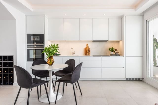 3 soverom Penthouse til salgs i Las Brisas, Marbella med svømmebasseng garasje - € 895 000 (Ref: 8094253)