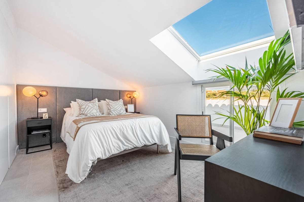 3 soveværelse Penthouse til salg i Nueva Andalucia med swimmingpool garage - € 895.000 (Ref: 8094253)