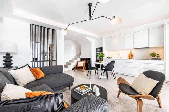 3 bedroom Penthouse for sale in Nueva Andalucía Centro, Marbella with pool garage - € 895,000 (Ref: 8094253)