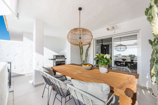 3 bedroom Penthouse for sale in Nueva Andalucía Centro, Marbella with pool garage - € 895,000 (Ref: 8094253)