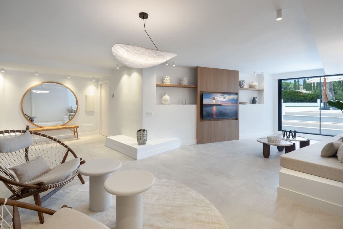 Chalet de 4 habitaciones en Nueva Andalucia en venta con piscina - 3.850.000 € (Ref: 8157736)