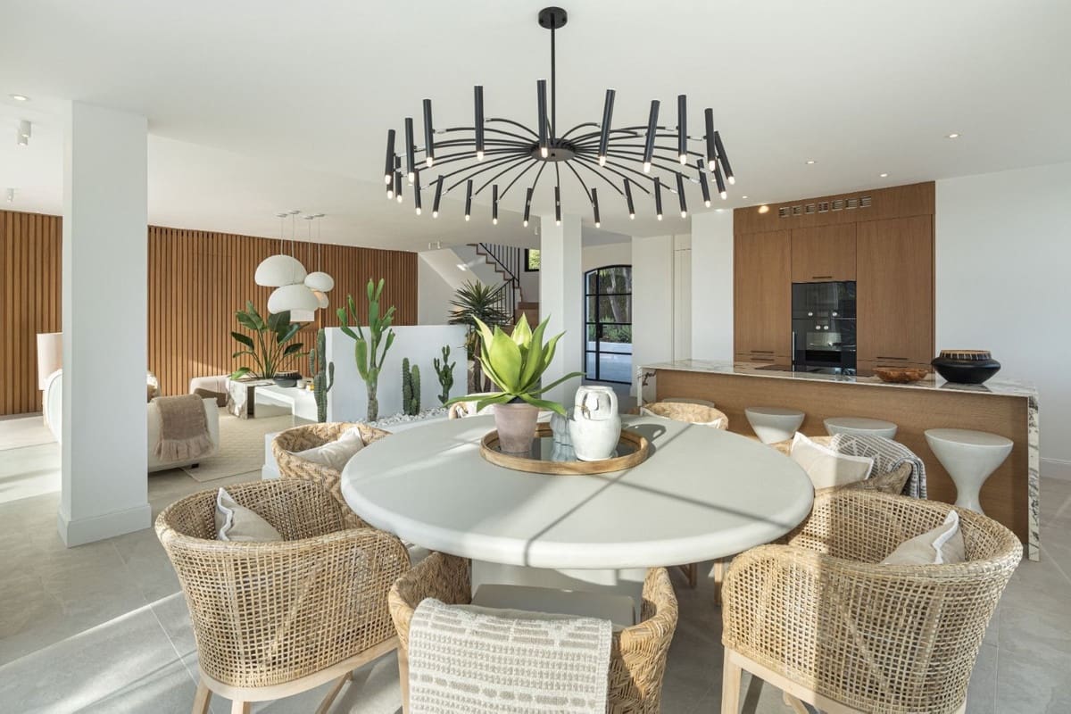 Chalet de 4 habitaciones en Nueva Andalucia en venta con piscina - 3.850.000 € (Ref: 8157736)