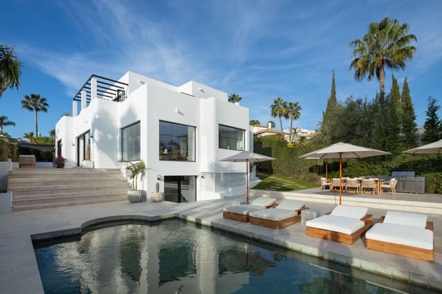 4 soveværelse Villa til salg i Los Naranjos, Marbella med swimmingpool - € 3.850.000 (Ref: 8157736)