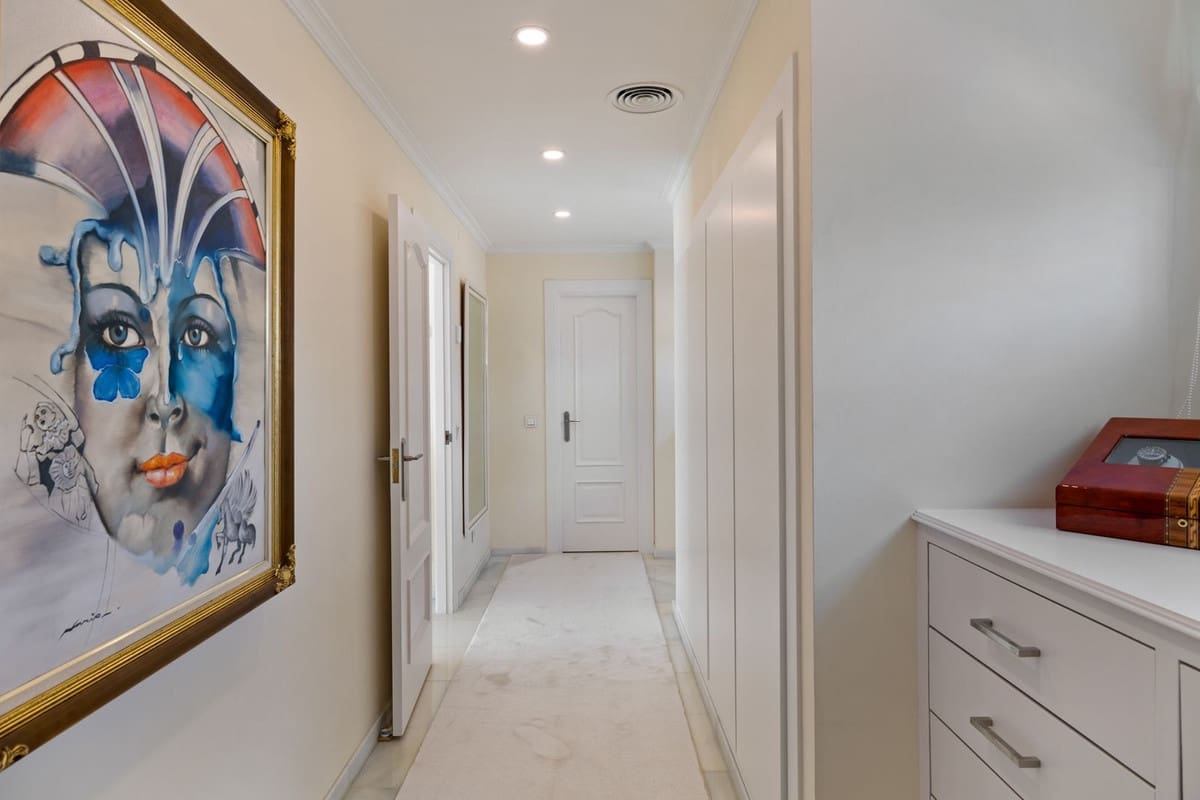 6 soveværelse Villa til salg i Nueva Andalucia med swimmingpool garage - € 6.900.000 (Ref: 8173973)