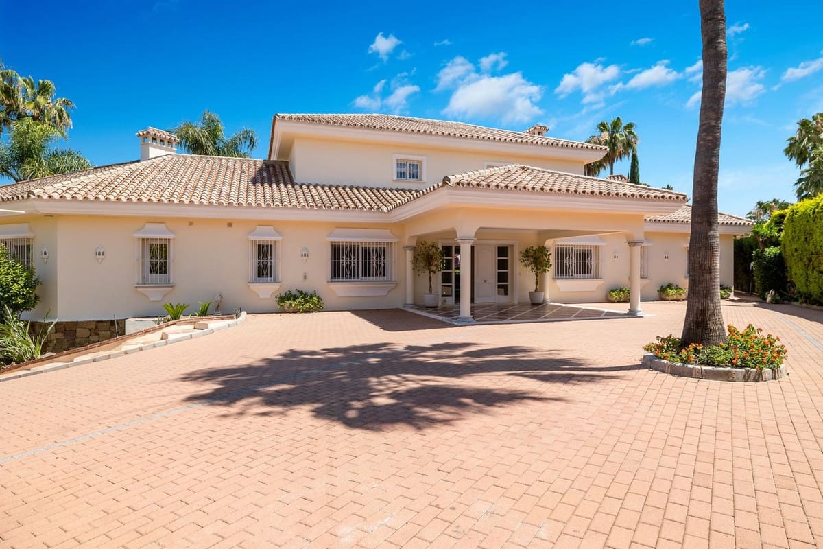 6 soveværelse Villa til salg i Nueva Andalucia med swimmingpool garage - € 6.900.000 (Ref: 8173973)