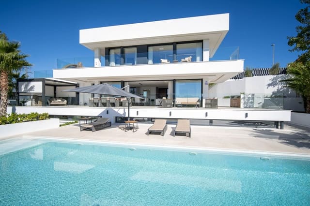 4 sypialnia Willa na sprzedaż w Los Naranjos, Marbella z basenem garażem - 3 250 000 € (Ref: 8222348)